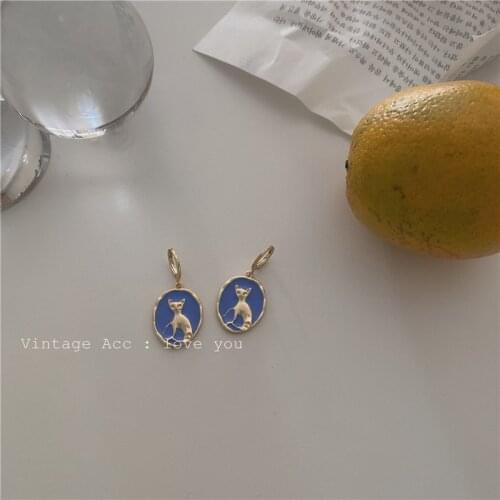 Korean Retro geometry Cat Earrings Korean Version Creative Girl Wind Blue Cat Earrings Fashion Commuter Earrings