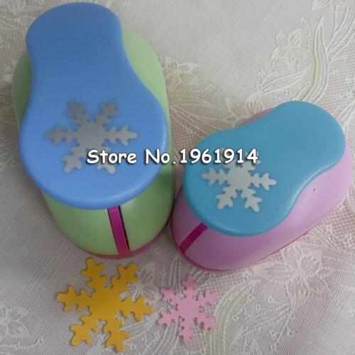Hot Sale Christmas Snow Punch Craft 2pcs Snowflake (1pc 5/8" and 1pc 1") hole punch set Scrapbook Paper Puncher Childrens diy