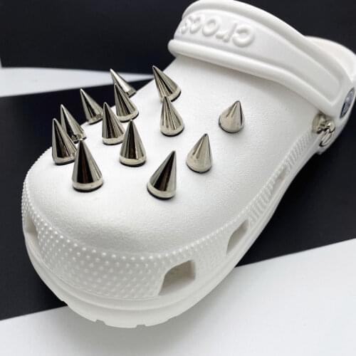 Shoes Decorations for Crocs Slides Charms Punk Rivets Designer DIY Shoes Slippers Decaration Accessories for Clogs Garden Shoes