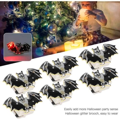 25Pcs Bat Halloween LED Brooches Light Up Party Favors Flashing Pins Buttons Glowing Badge