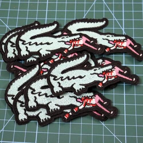 Milltary Crocodile Biting tactical patches of Embroidered iron on badges for Jacket vest shoes bags live free sports patches