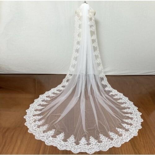 One Tier Lace Sequin Trim White Ivory Wedding Veil Cathedral Bridal Tulle Veils with Comb