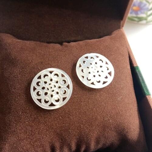 18MM 6Pcs Cutout Hollow Texture Round-shape Natural Shell Beads Pendants Jewelry Charms