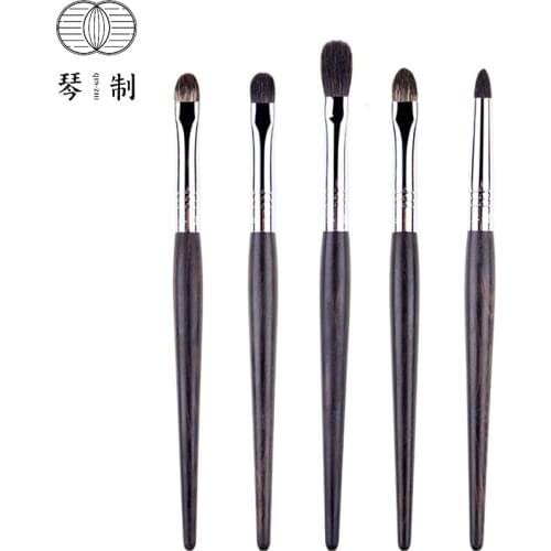 QINZHI Professional Handmade Make Up Brushes Set Eye Shadow Blending Brush Soft Blue Squirrel Cat Tail Hair Makeup Brushes Kit