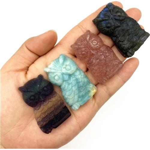 Lovely 1PC Natural Labradorite Strawberry Amazonite Fluorite Owl Hand Made Carved Crystal Animal Natural Quartz Crystals