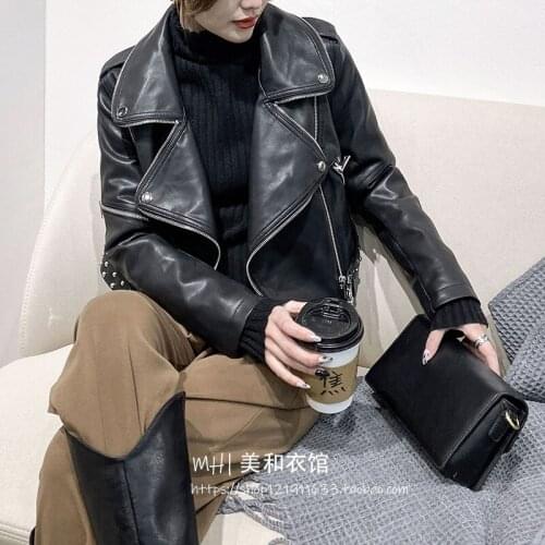 Streetwear Leather Jacket Women Slim Rivet Zipper Short Biker Coat 2021 Spring Autumn New Turn Down Collar Moto Jacket Outwear