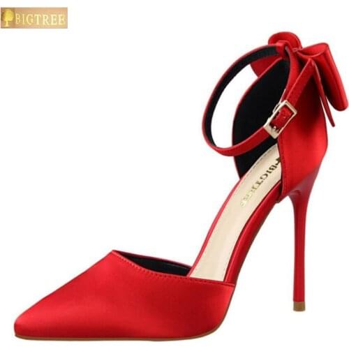 Sweet Bowtie Buckle Sandals Women 2018 New Autumn Fashion Solid Silk Shallow Sandals Sexy Pointed Toe Womens High Heels Shoes