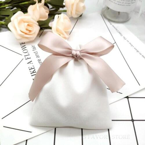 20pcs/lot 7cmx9cm Jewelry Velvet Candy Bags With Ribbon Flannel Pouches Wedding Candy Gift Packing Christmas Decoration
