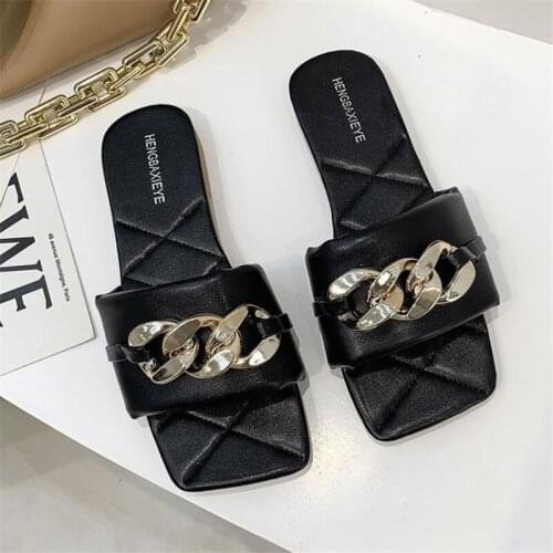 Fashion Ladies Slippers Metal Chain Decorated Fashion Flat Casual Shoes Open Toe Women Slides Female Beach Shoes Flip Flops