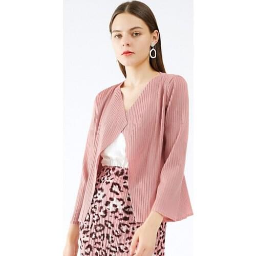 Jacket For Women Plus Size 45-75KG 2020 Autumn Solid Color Loose Stretch Miyake Pleated Clothes Fashion Small Turn Down Collar