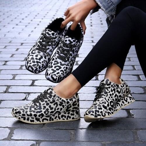 Designer Leopard Chunky Sneakers Shoes Woman 2021 Spring Non-slip Women Sneakers Platform Fashion White Lover Shoes Size