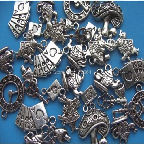 Hot Sale Vintage Silver Mixed Rabbit &Mushroom Poker Charms Pendants For Bracelet Necklace Jewelry Making DIY Accessories X281