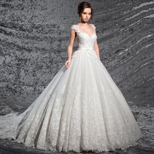 V-Neck Cap Sleeve Lace Up Back Beading Appliques Bow Princess Ball Gown Wedding Dresses Plus Size Abito Da Sposa