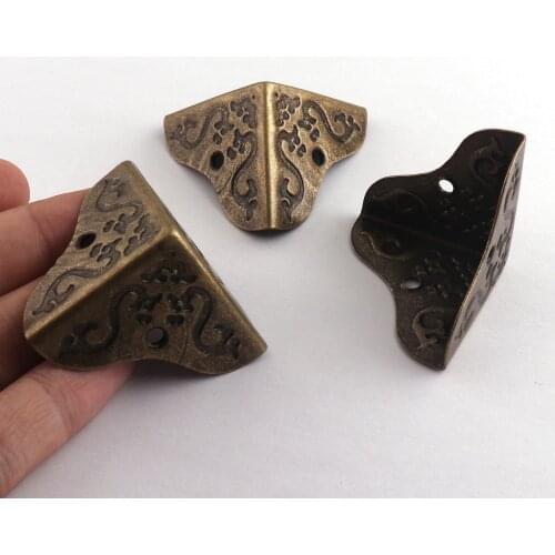 32mm Corner protectors Antique bronze Metal Corners with retro pattern Corner protector for boxes tables and books corner brack