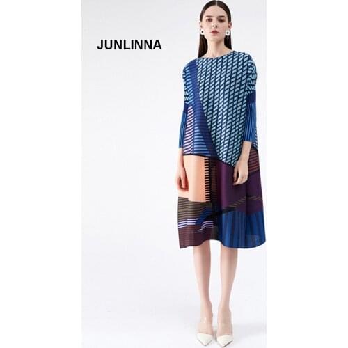 Digital Geometric Printing Dress Crew Neck 3/4 Sleeve 2021 Summer New Pleats Materials Casual Dresses One Free Size Loose Dress