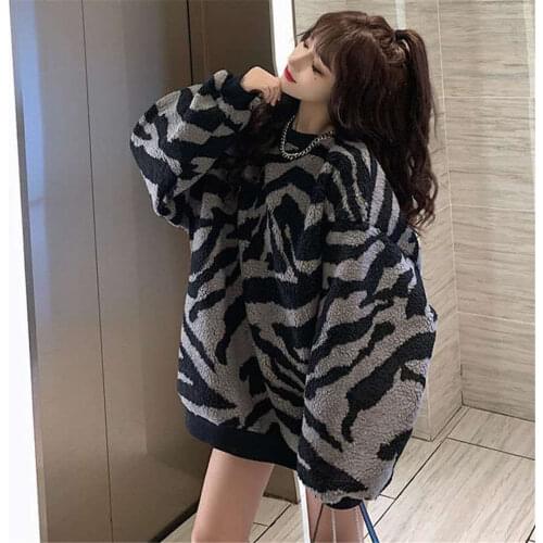 New loose and lazy style with plush warm coat