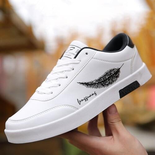 Mens Sports Shoes Student Skateboarding Shoes Fashion Men Summer Casual Shoes Spring Black White Skate Shoe PU Flat Sneakers