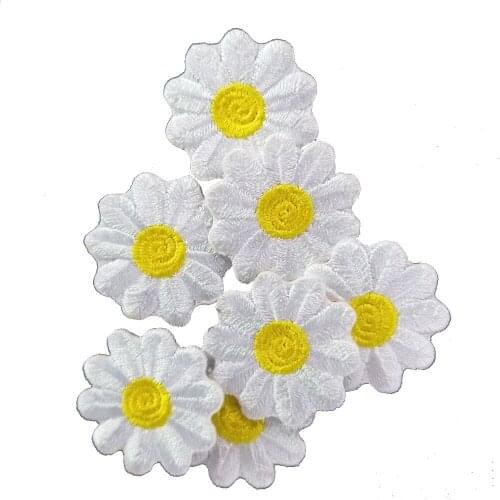 Cute White Chrysanthemum Embroidery Patch Mini Plant Daisy Stickers Iron on Appliqued for Dress Backpacks Tshirt Clothes Fitting