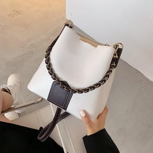 Chain Tote Bucket bag 2021 Fashion New High quality PU Leather Womens Designer Handbag Travel Shoulder Messenger Bag