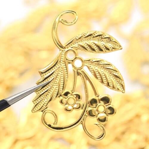 40pcs Craft Hollow Leaf Flower Pendant Gold Charm Filigree Jewelry Making Plated Vintage DIY Pendant Necklace Jewelry Making
