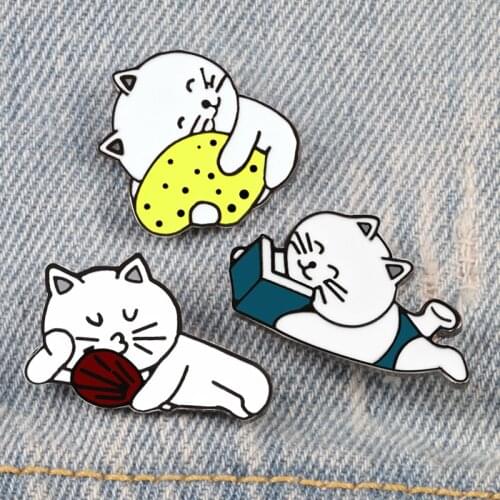 Japan Style Cartoon Cute Cat Book Brooch Pins Badge Button Jeans Bag Clothes Decoration Fashion Party Jewelry Women Girl Gift