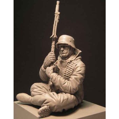 Unassambled 1/16 ancient Infantry sit and smile (NO BASE ) Resin figure miniature model kits Unpainted