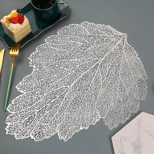 Table Mat, Hollow Out Bauhinia Shaped Placemat Heat Insulation Pad Decorative Tools for Home Shops, Golden/Silver