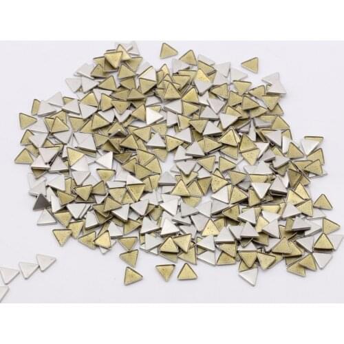 Beadsland A Set Of 100pcs 6*6mm Metal Flat Triangle Rhinestone Hotfix for DIY Clothes Bag Jewelry Cellphone Art Decoration