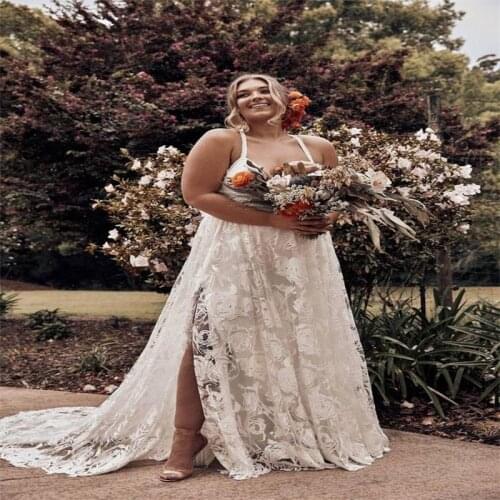 Plus Size A-line Wedding Dresses Sexy Spaghetti Strap Sleeveless Appliqued Lace Wedding Gown Criss Cross Cheap Sweep Train Robes