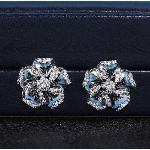 Trendy Fashion Earrings for White Pretty Women Wedding Engagement Ear Stud A Pair/set