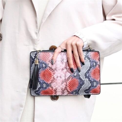 Womens Fashion Snakeskin Pattern Wallet Tassel Envelope Bag Women Bag High Quality Luxury Chain Party Evening Bags Clutch Purse