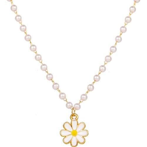 Pearl Chrysanthemum Pendant Necklace For Women Trend Clavicle Chain Creativity White Daisy Charm Choker Female Girl Jewelry Gift