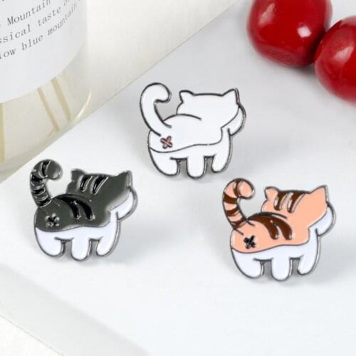 2019 Cartoon Animal Cutyyy Cat Enamel brooch White Black Orange Kitten button badge pins Bag Jewelry Gift for Cat fans kids