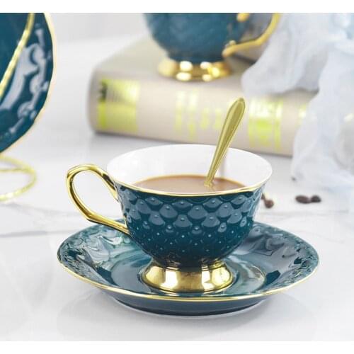 Green Creative Fish Scale Coffee Cup Modern Design Gift Ceramic Mug with Spoon Couple Mug Turkish Afternoon Tea Outline In Gold
