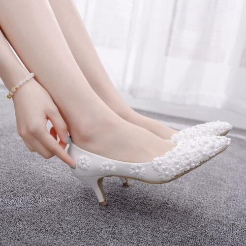 Crystal Queen White Beading Flowers High Heels Wedding Shoes 5CM Heels Bridal Pumps Shoes Women Shoes Party And Evening Shoes