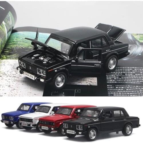 1:32 Simulation Retro Lada Car With Sound And Light Pull Back 4 Door Alloy Car Model Ornaments Boys Gift Collection Russian Cars
