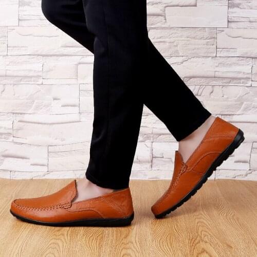 Male sneakers new fashion leather man for breathable hot casual sapato mens para zapatos hombre sapatos spring flat Mens sale