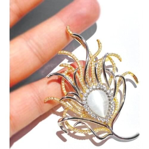 2021 New Elegant Korean Opal Crystal Zircon Leaf Brooch Pin Female Scarf Collar Buckle Pins Jewelry Corsage Brooch Women Broches