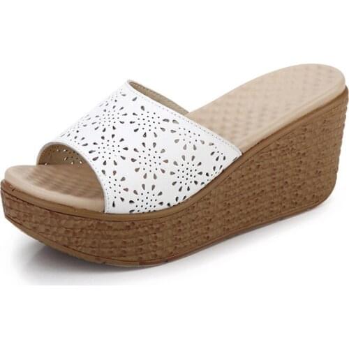 2021 Summer Slippers Women Fashion Hollow Cut Platform Wedges Outdoor Flat Beach High-Heeled Slides Sandals