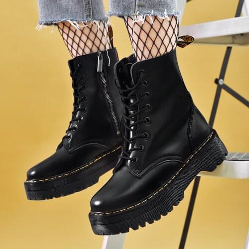 Women Platform Martin Boots Flat Chunky Motorcycle Boots Ladies Fashion British Genuine Leather Punk Boots Casual Botas Mujer