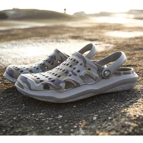 2020 Summer New Mens Clogs Sandals EVA Lightweight Beach Slippers Non-slip Mule Men Women Garden Clog Shoes Casual Flip Flops