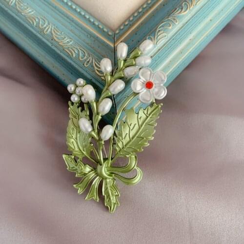 Brooches female, corsage, elegant temperament of the lacquer that bake is a vintage palace deserve to act the role of