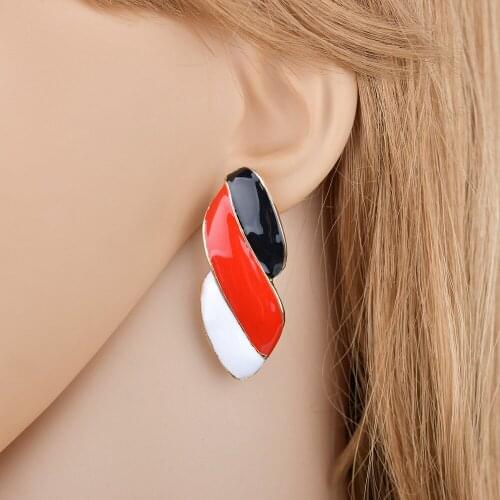 Earrings for Women 2020 Vintage Multicolor Spiral Korean Earrings Elegant 90s' Women Fashion Jewelry Women Stud Earrings