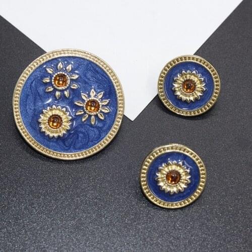 New Vintage Van Gogh series sunflower Brooch simple and versatile anti light pin women wholesale