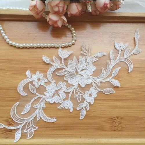 1PCS High Quality Lace Fabric Embroidery Flower Patches Leaf Lace Trim Patch Applique Sewing Wedding Stickers Accessories F15