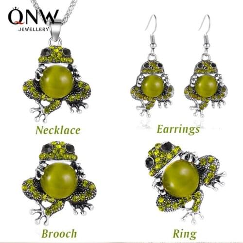 New cute cute pet jewelry opal cute frog earrings elastic ring exquisite toad sweater chain set 4 piece set