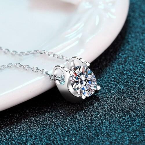 New Arrival 925 Sterling Silver Brilliant Cut VVS1 Diamond Test Past 0.5-1 Carat Moissanite Cow Head Pendant Necklace for Women