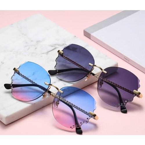 Stylish Luxury Rimless Sunglasses Women Diamond Trimming Lens Woman Sunglases Butterfly Shaped Rhinestone Sun Glasses Elegant