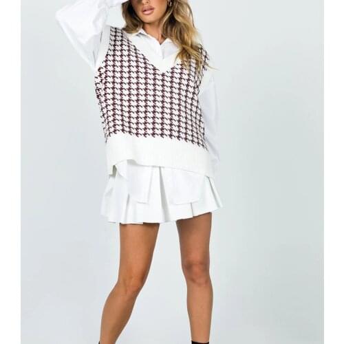 Spring and Autumn Womens Casual Plaid V-neck Sleeveless Knit Vest