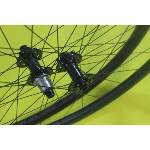 29er MTB XC race 30mm hookless crosscountry mountain bike tubeless wheelset 1415g 3K matt M64 carbon hubs pillar 1420 spokes